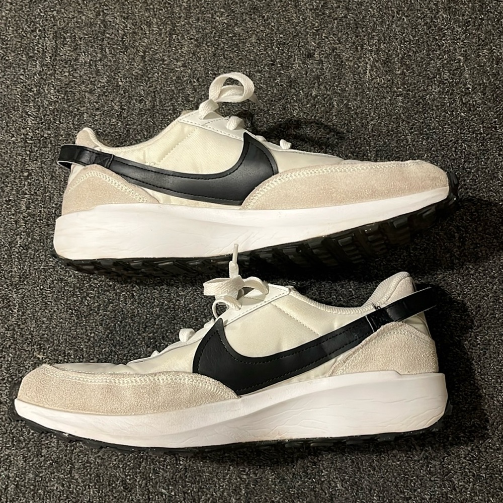 Nike Waffle Debut